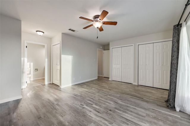 13 Oaks PL, Lago Vista, TX 78645