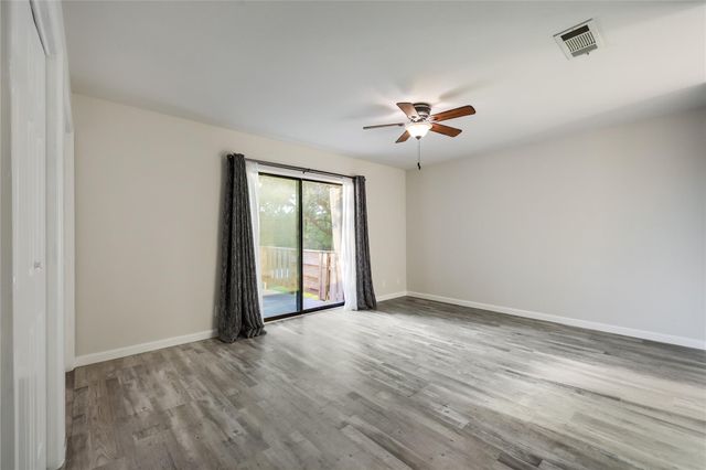 13 Oaks PL, Lago Vista, TX 78645