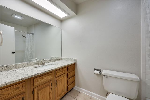 13 Oaks PL, Lago Vista, TX 78645