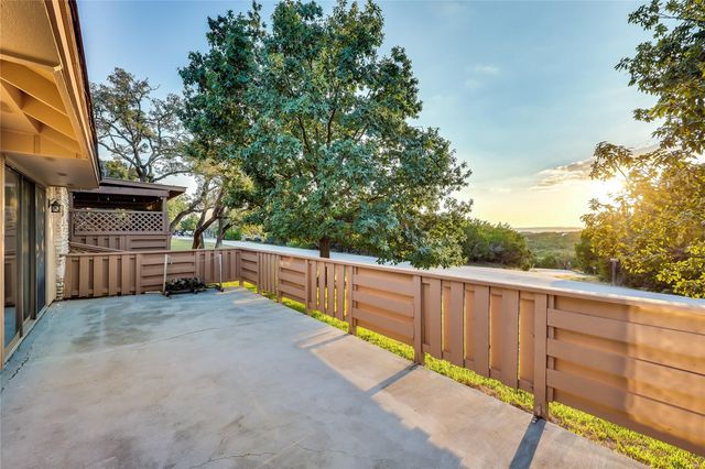 13 Oaks PL, Lago Vista, TX 78645