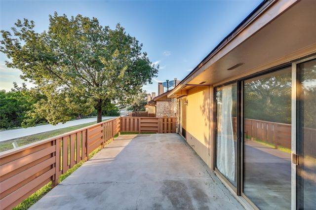 13 Oaks PL, Lago Vista, TX 78645