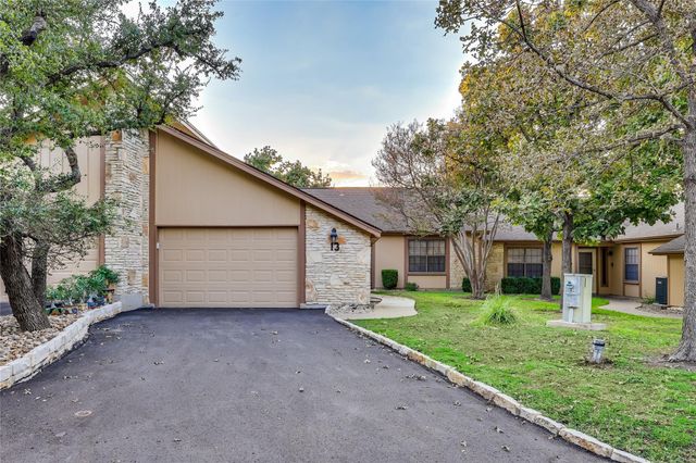 13 Oaks PL, Lago Vista, TX 78645