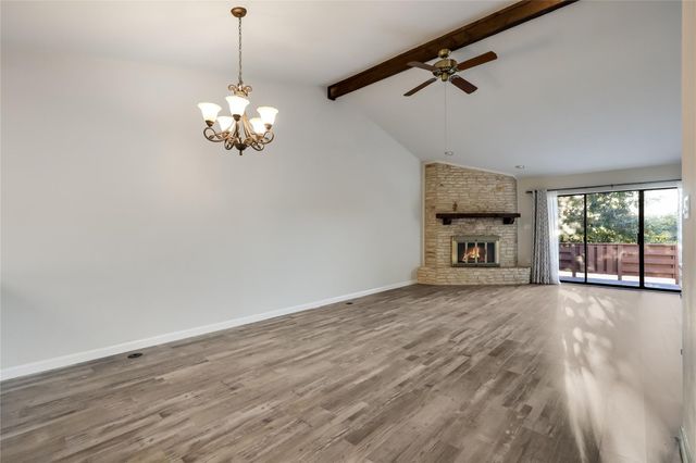 13 Oaks PL, Lago Vista, TX 78645