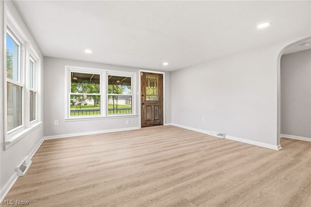 5502 Linn Road, Amherst, OH 44001