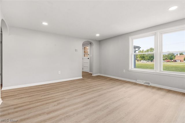 5502 Linn Road, Amherst, OH 44001