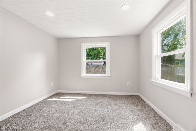 5502 Linn Road, Amherst, OH 44001