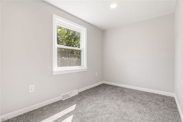 5502 Linn Road, Amherst, OH 44001