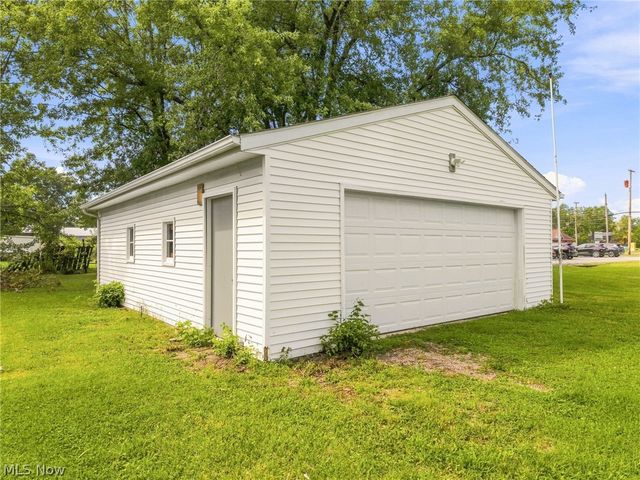 5502 Linn Road, Amherst, OH 44001