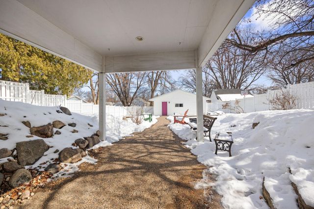 645 Hassan Street SE, Hutchinson, MN 55350