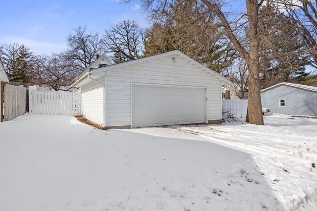 645 Hassan Street SE, Hutchinson, MN 55350
