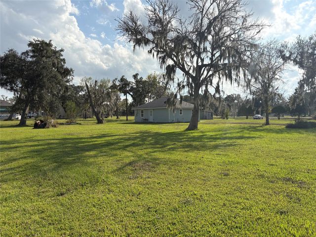 718 County Road 388, Brazoria, TX 77422