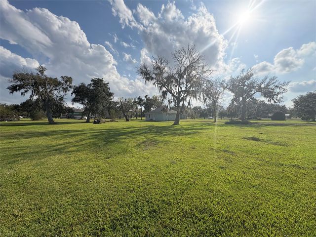 718 County Road 388, Brazoria, TX 77422