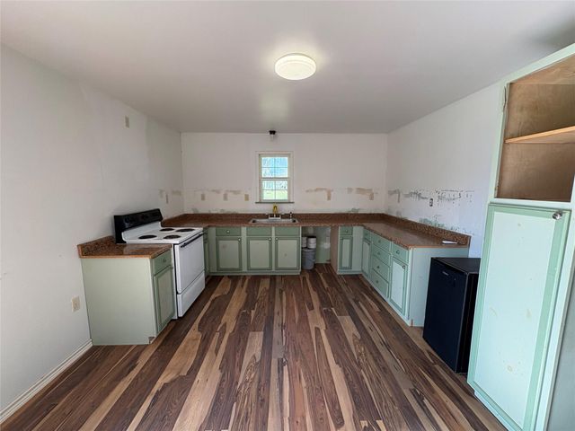 718 County Road 388, Brazoria, TX 77422