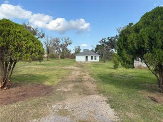 718 County Road 388, Brazoria, TX 77422
