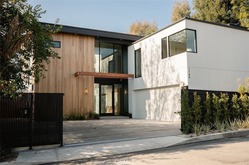 1149 Linda Flora Drive, Los Angeles, CA 90049 — photo 2