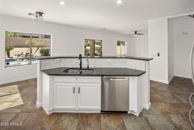 5121 W BEVERLY Road, Laveen, AZ 85339