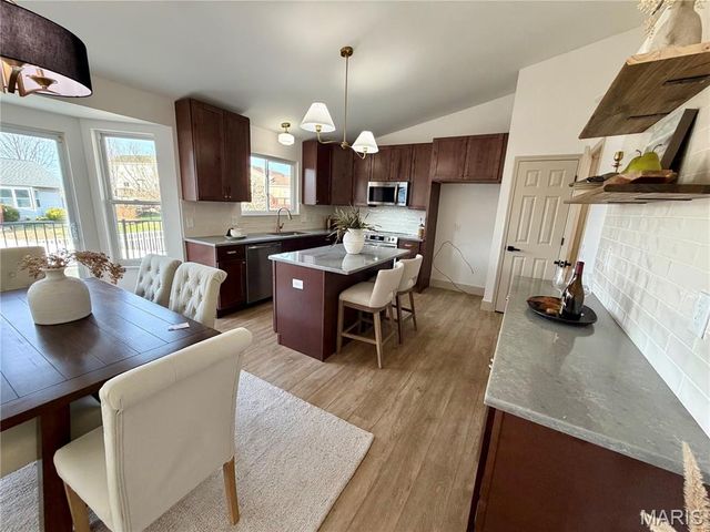 1048 Tower Park Drive, St Charles, MO 63304