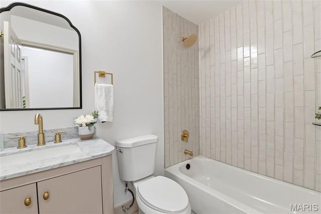 1048 Tower Park Drive, St Charles, MO 63304