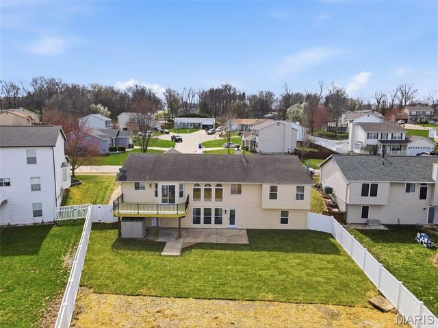 1048 Tower Park Drive, St Charles, MO 63304