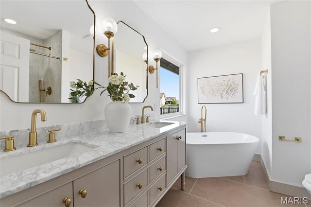 1048 Tower Park Drive, St Charles, MO 63304