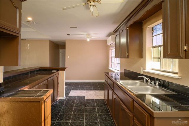 10553 N Mile 6 W, Weslaco, TX 78599