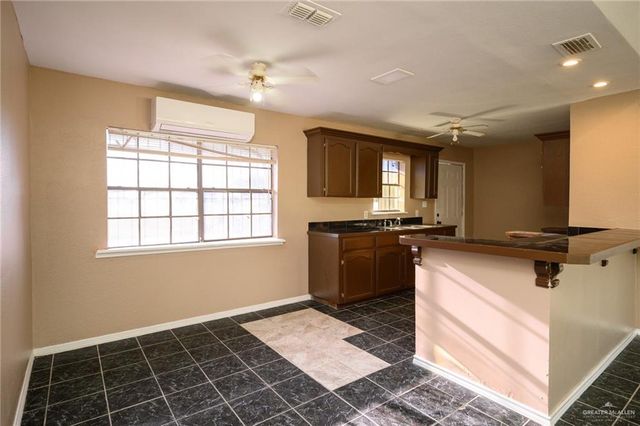 10553 N Mile 6 W, Weslaco, TX 78599