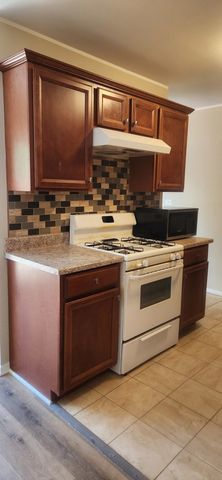 2006 Hastings Drive 2006, Hoffman Estates, IL 60169