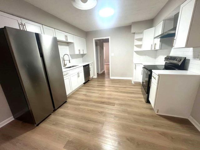 7075 Williamsburg Drive, Riverdale, GA 30274