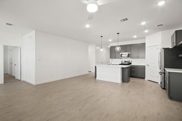 7711 Jade Crest Drive, Angleton, TX 77515