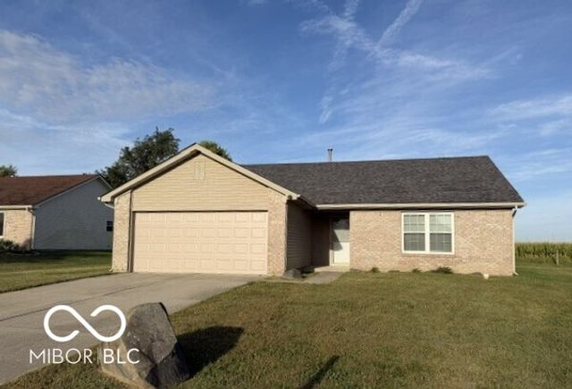 1096 Bumblebee Way, Greenfield, IN 46140