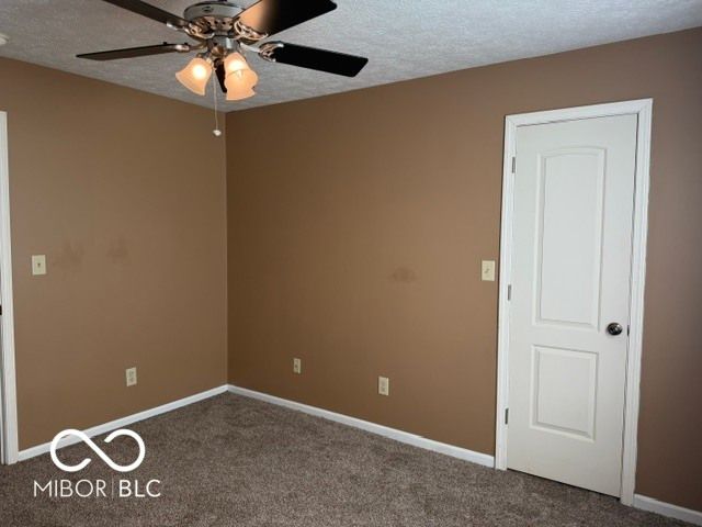 1096 Bumblebee Way, Greenfield, IN 46140