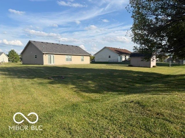 1096 Bumblebee Way, Greenfield, IN 46140