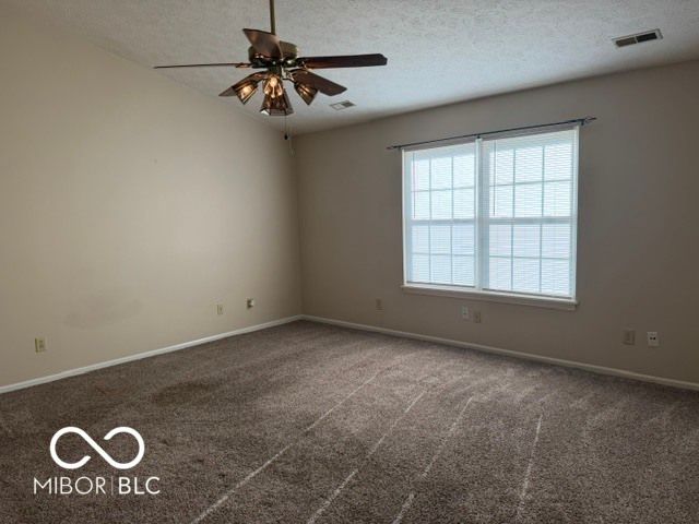 1096 Bumblebee Way, Greenfield, IN 46140