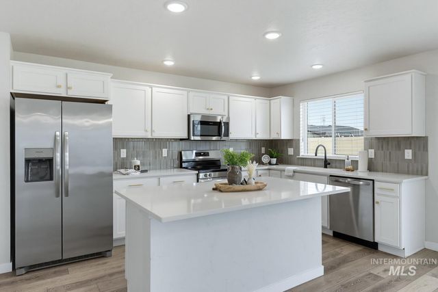 7608 E Limpkin Dr, Nampa, ID 83687