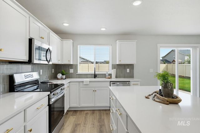 7608 E Limpkin Dr, Nampa, ID 83687