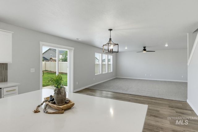 7608 E Limpkin Dr, Nampa, ID 83687