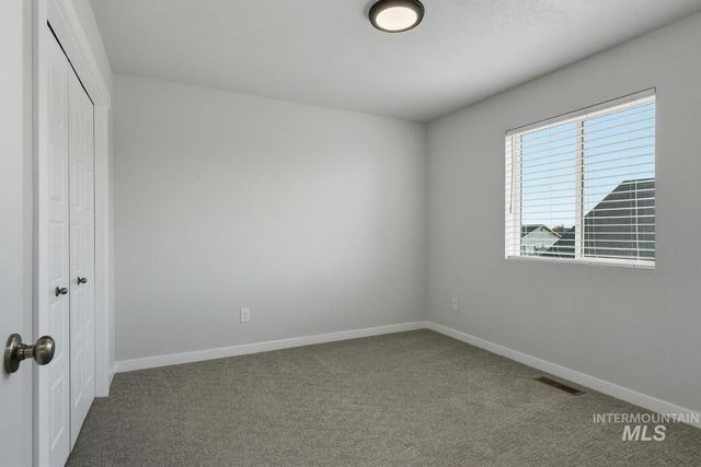 7608 E Limpkin Dr, Nampa, ID 83687