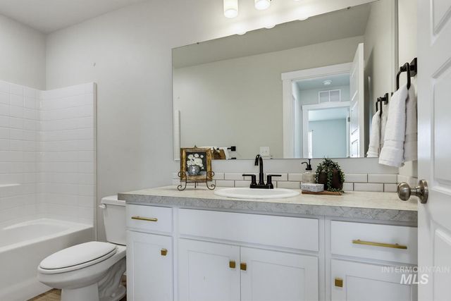 7608 E Limpkin Dr, Nampa, ID 83687