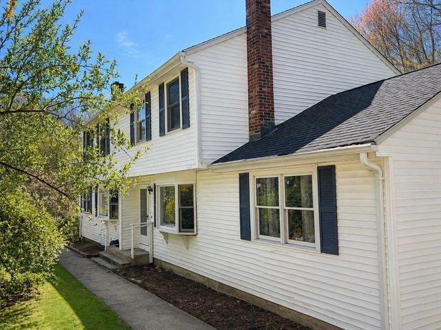 12 Pinecrest Road 12, Uxbridge, MA 01569