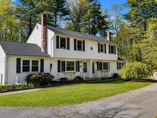 12 Pinecrest Road 12, Uxbridge, MA 01569