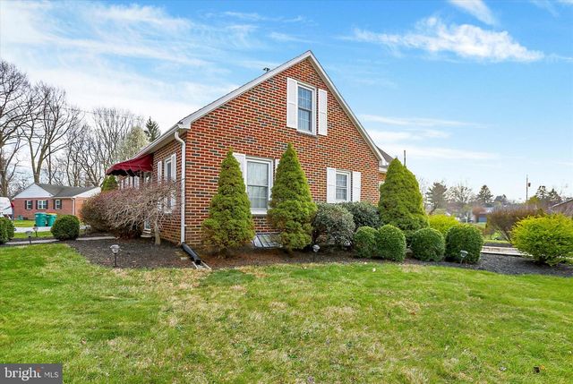 607 WOODLAND AVE, Mt Holly Springs, PA 17065