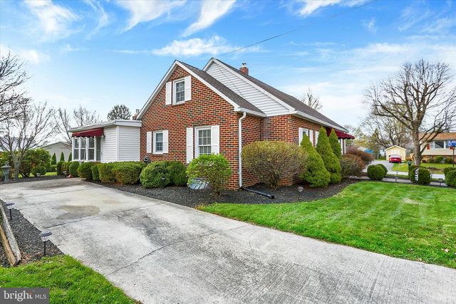 607 WOODLAND AVE, Mt Holly Springs, PA 17065