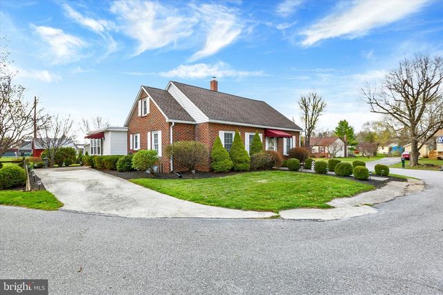 607 WOODLAND AVE, Mt Holly Springs, PA 17065