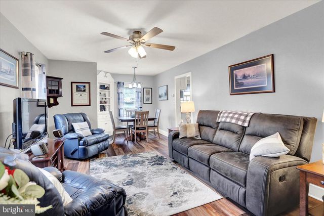 607 WOODLAND AVE, Mt Holly Springs, PA 17065