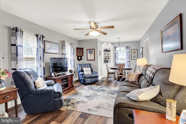 607 WOODLAND AVE, Mt Holly Springs, PA 17065