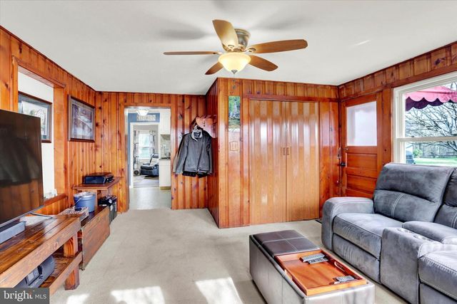 607 WOODLAND AVE, Mt Holly Springs, PA 17065