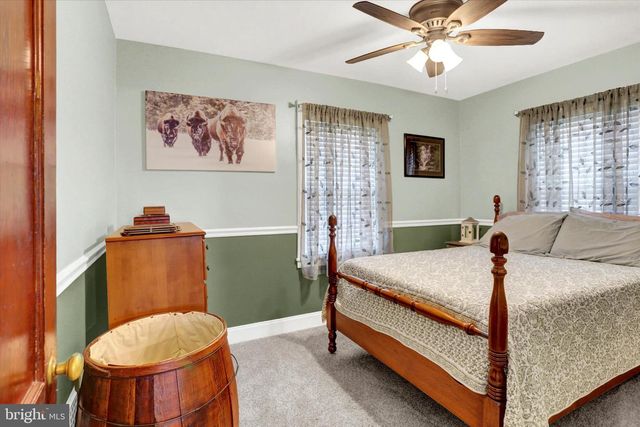 607 WOODLAND AVE, Mt Holly Springs, PA 17065