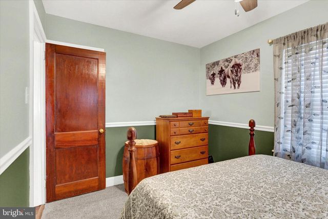 607 WOODLAND AVE, Mt Holly Springs, PA 17065