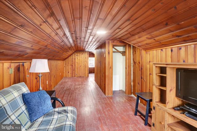 607 WOODLAND AVE, Mt Holly Springs, PA 17065