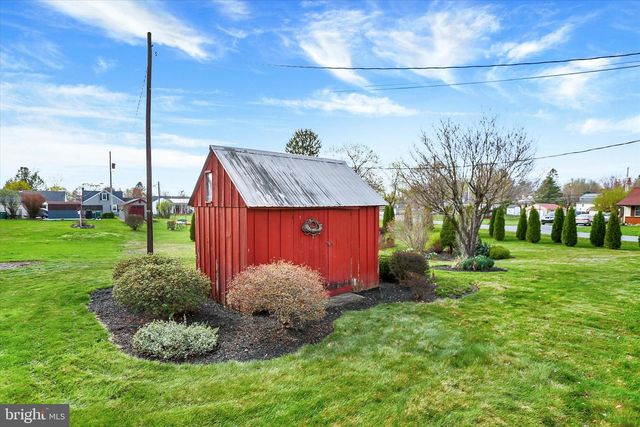 607 WOODLAND AVE, Mt Holly Springs, PA 17065